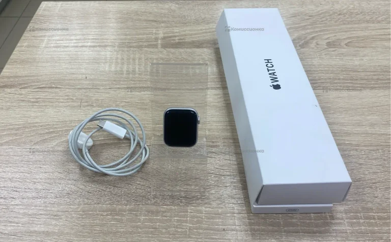 Часы  Apple Watch SE