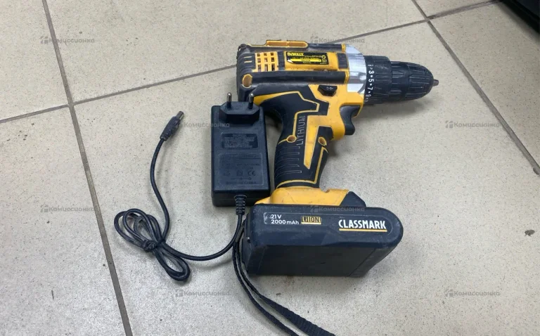 Шуруповерт DEWALT