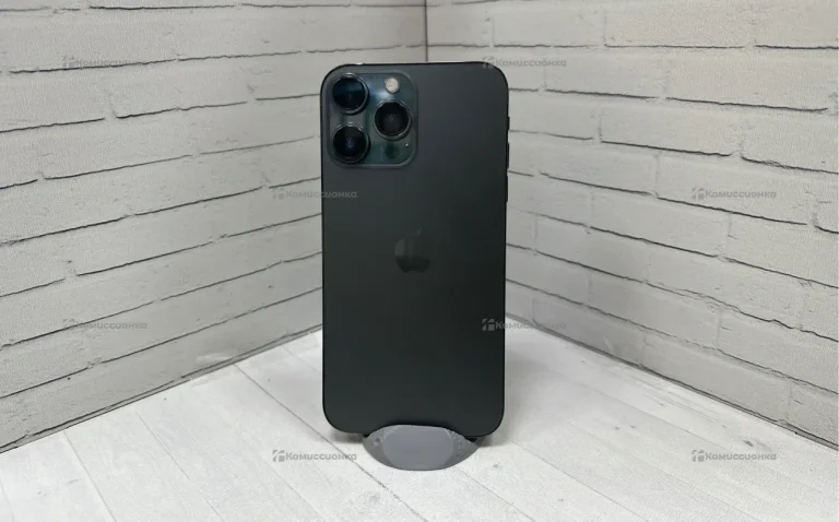 Apple iPhone XR 3/128 ГБ в корпусу