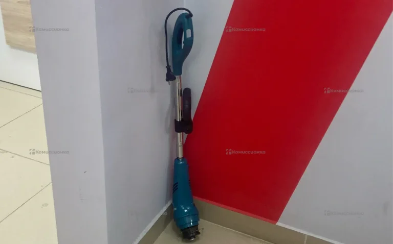 Триммер электрический makita UR3000