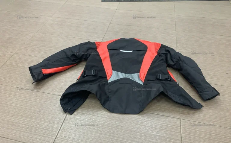 Мотокуртка красно черная