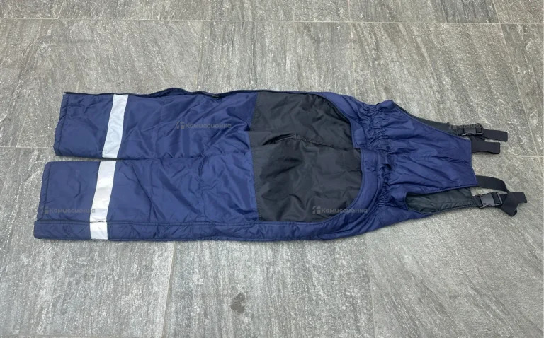 Комбез синего цвета 50 размера