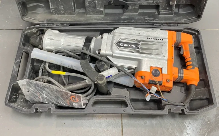 Отбойный молоток электрический Вихрь ОМ-1600М