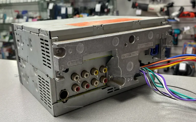 Автомагнитола  Pioner AVH P3100