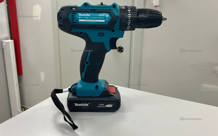 Шуруповерт Makita