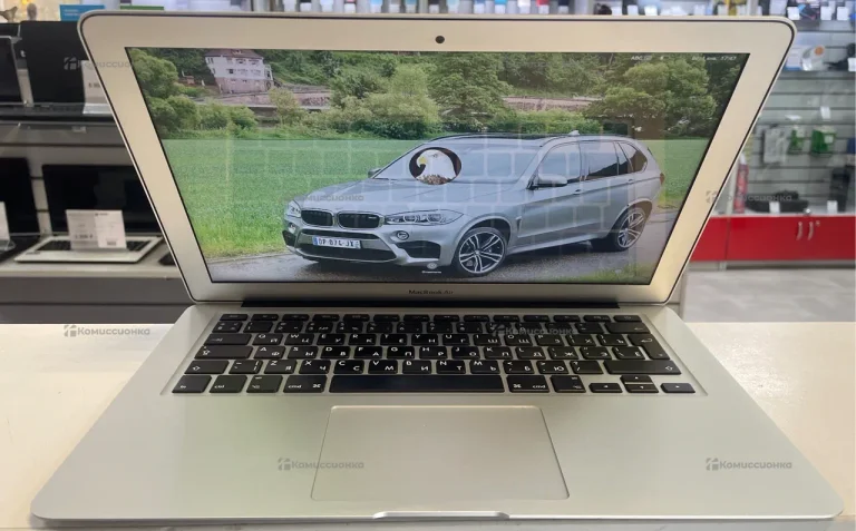 MacBook Air 13 (2017)