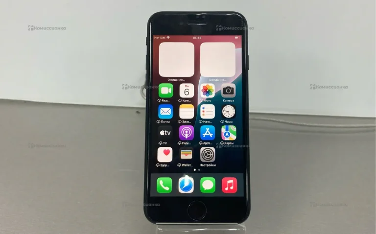 Apple iPhone SE (2022) 4/64 ГБ