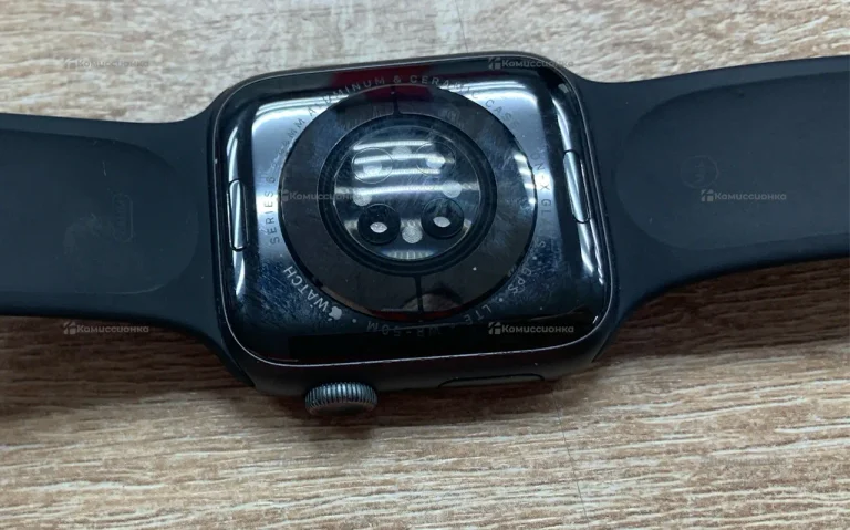 Часы  Apple Watch Series 6 44mm