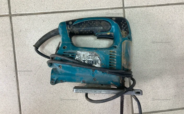 Электролобзик makita 4329