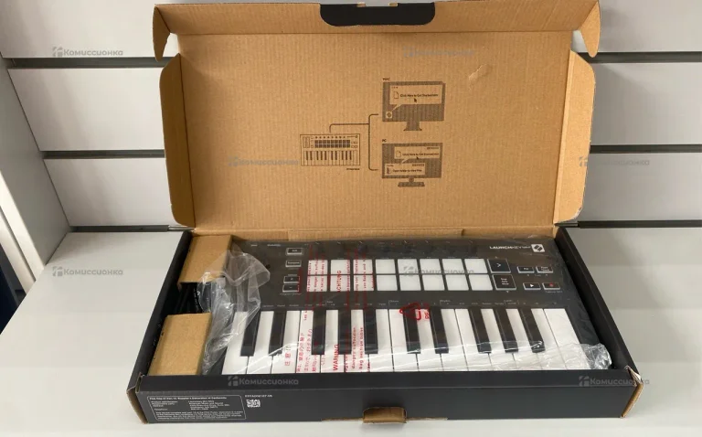 MIDI-клавиатура launchkey mini mk3