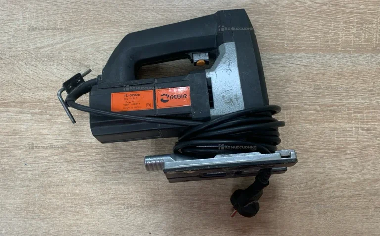 Лобзик Rebir ie-5202e