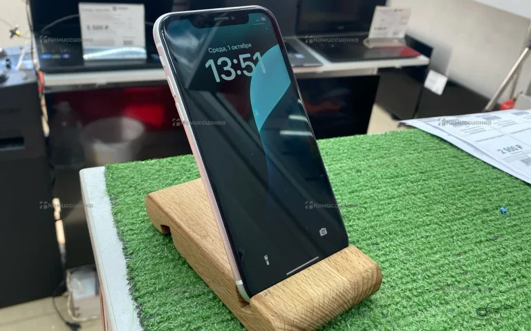 Apple iPhone XR 3/64 ГБ