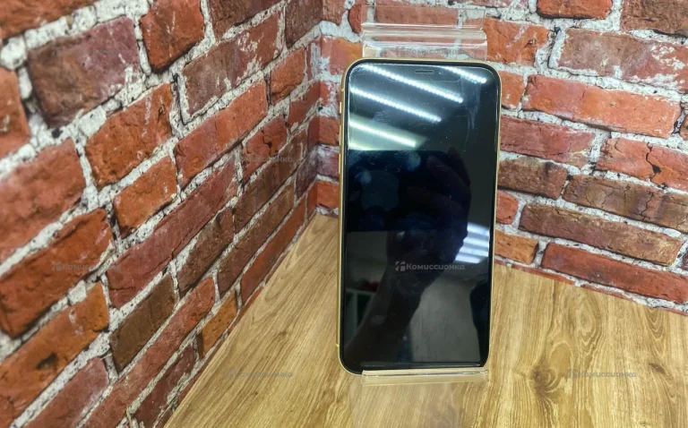 Apple iPhone XR 3/64 ГБ