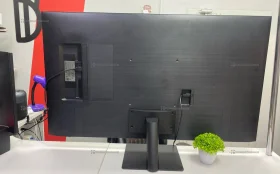 Монитор Samsung LS43AM702UIXCL