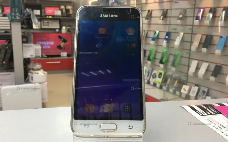 Samsung Galaxy J1 (2016) 1/8 ГБ