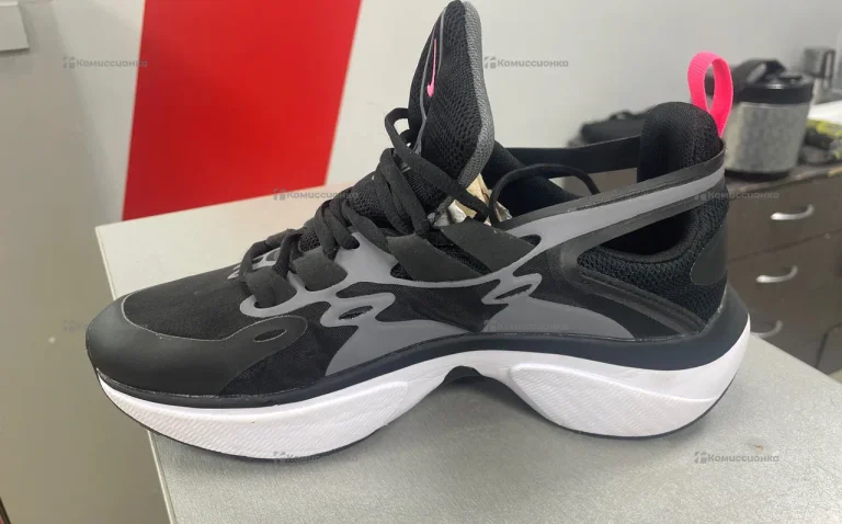 Кроссовки Nike Signal 42 Rep