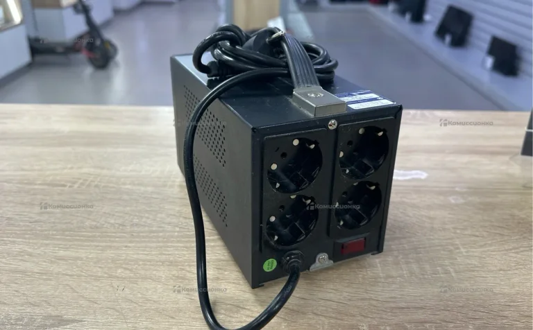 Стабилизатор напряжения ippon AVR-1000