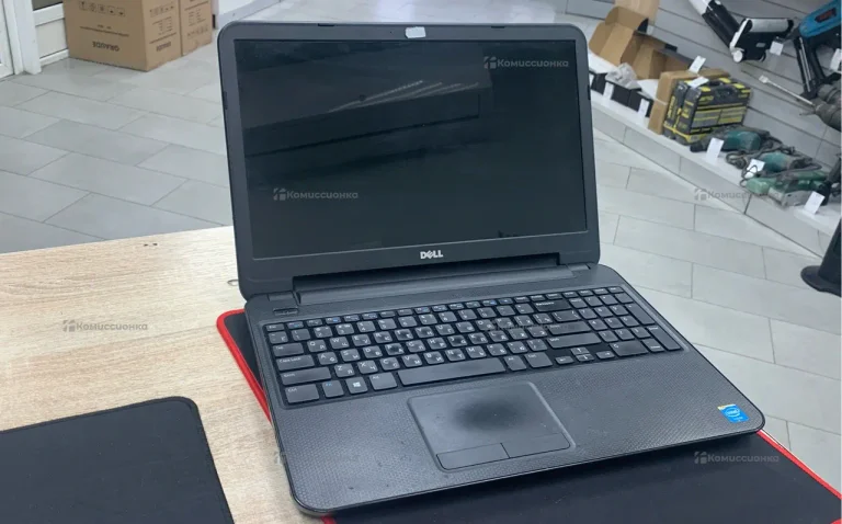 Ноутбук  Dell P28F