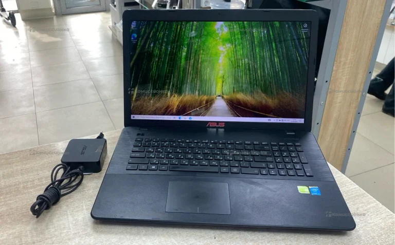 Ноутбук Asus X751L