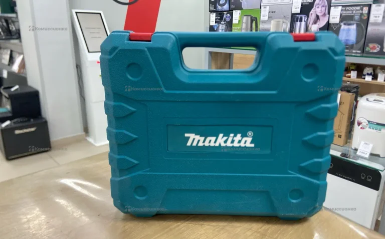 Шуруповерт Makita с набором инструментов (реплика)