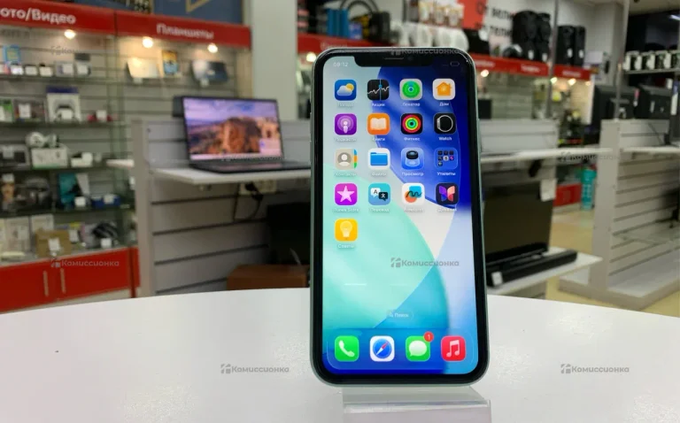 Apple iPhone 11 4/128 ГБ