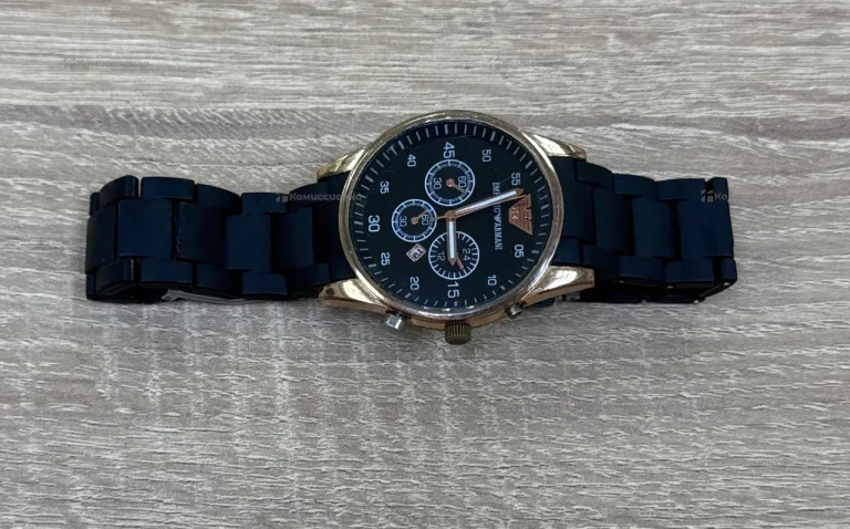 Часы  Emporio Armani