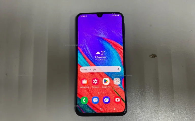Samsung Galaxy A40 4/64 ГБ