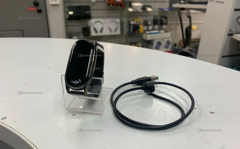 Часы  Xiaomi Mi Band 8