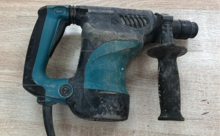 Перфоратор Makita HR2811FT