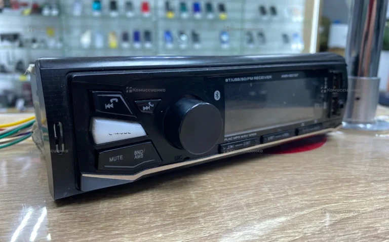 Автомагнитола  AMH-201BT