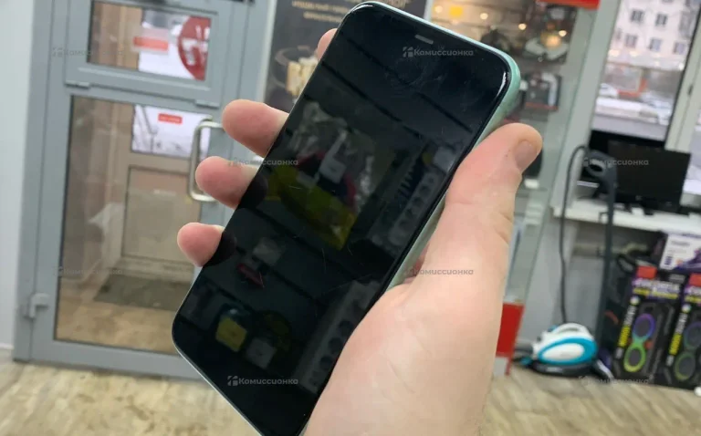 Apple iPhone 11 4/128 ГБ