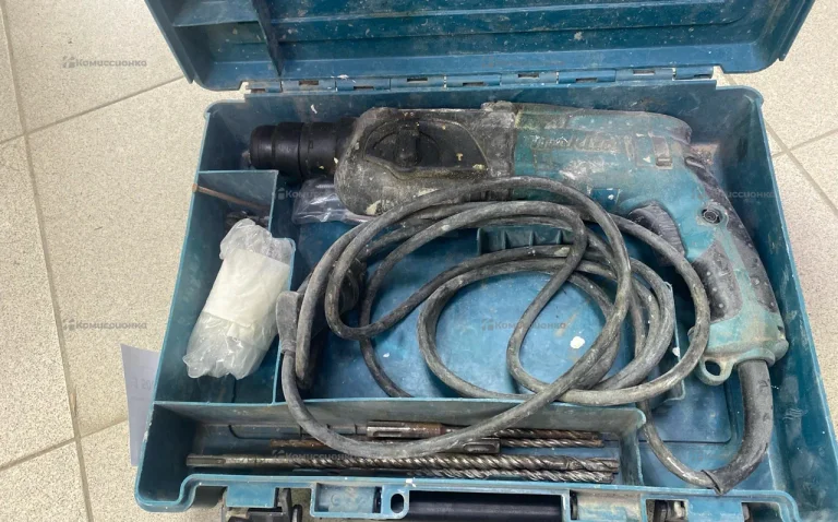 Перфоратор Makita HR 2470