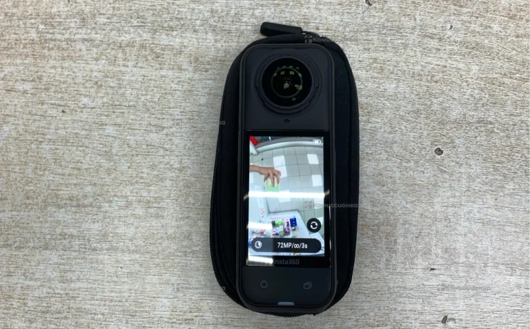 Видеокамера  insta360 x5