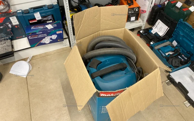 Пылесос  makita vc2012l