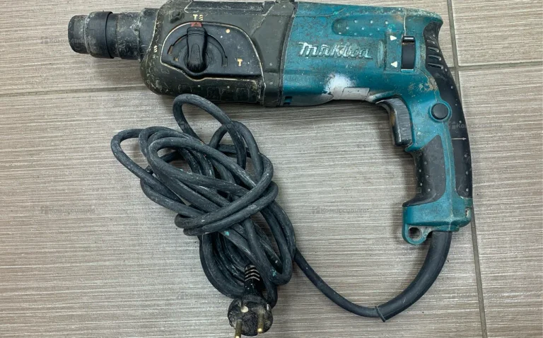 Makita Перфоратор HR2470