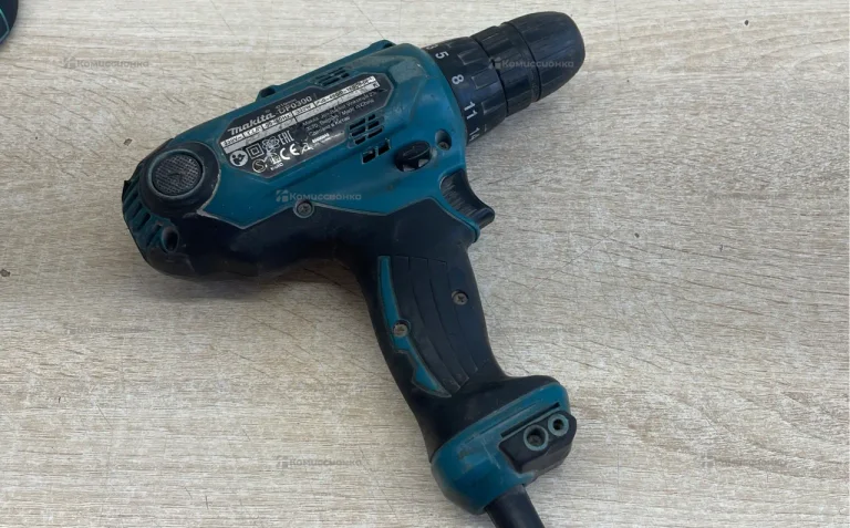 Сетевая дрель-шуруповерт Makita DF0300