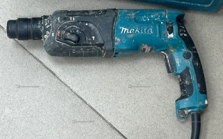 перфоратор Makita hr24700