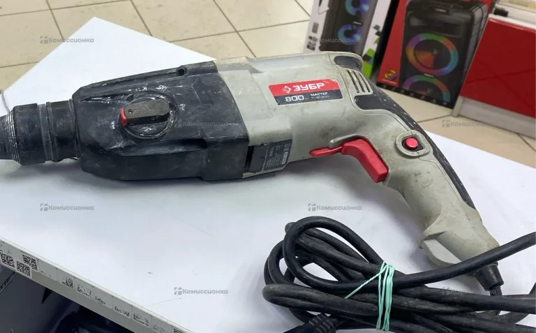 Перфоратор Зубр П-26-800