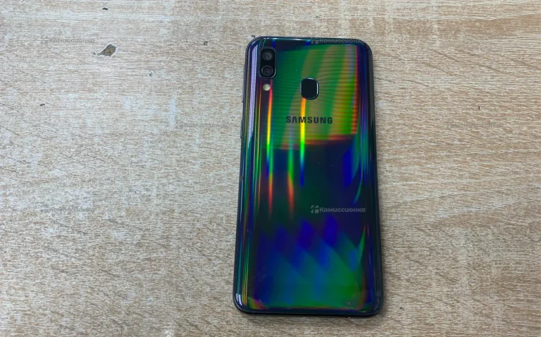 Samsung Galaxy A40 4/64 ГБ