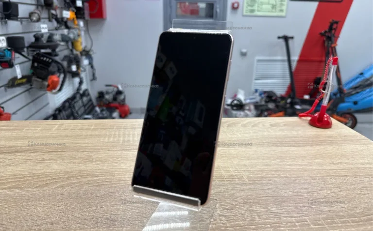 Samsung Galaxy S21 5G 8/128 ГБ