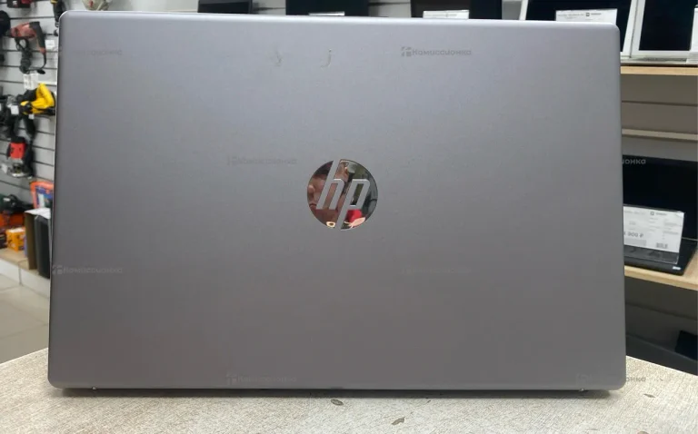 Ноутбук  HP Hewlett-Packard 250 15.6