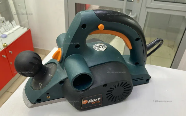 Рубанок электрический BORT BFB-710N