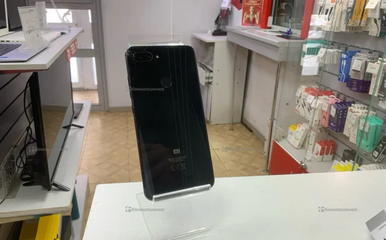 Xiaomi Mi 8 Lite 4/64 ГБ