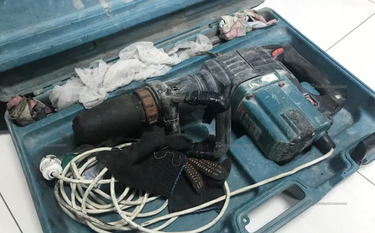 Отбойный молоток makita HM1202C