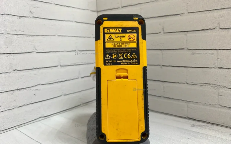 лазерная рулетка Dewalt DW033
