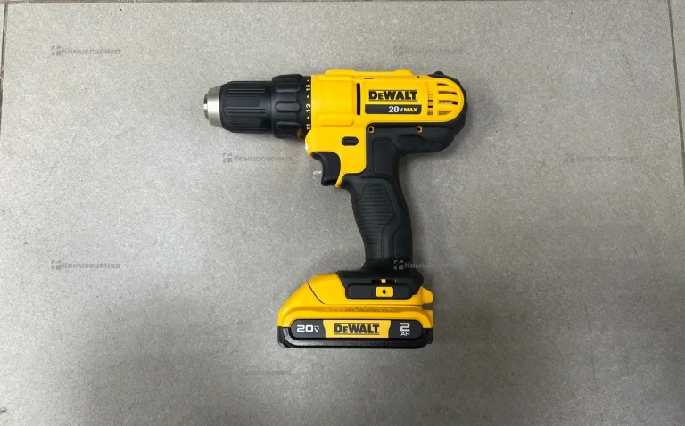 Дрель-шуруповерт dewalt DCD771C2