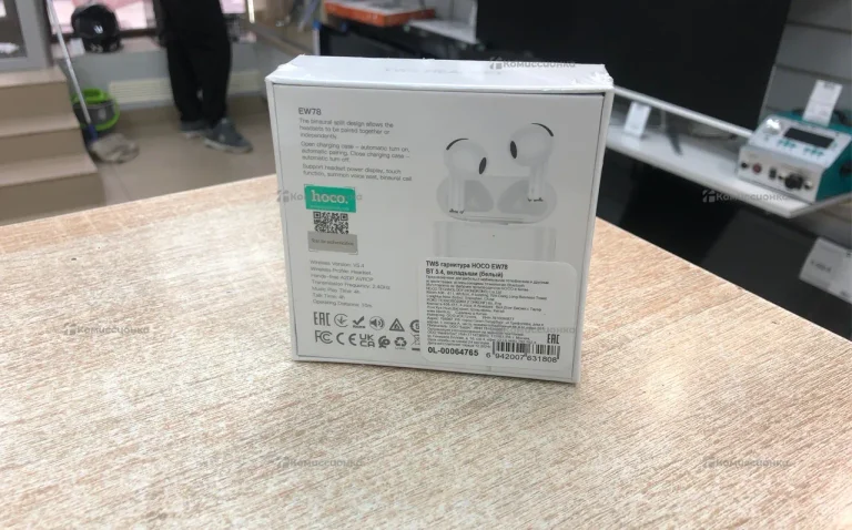 Наушники  AirPods 4