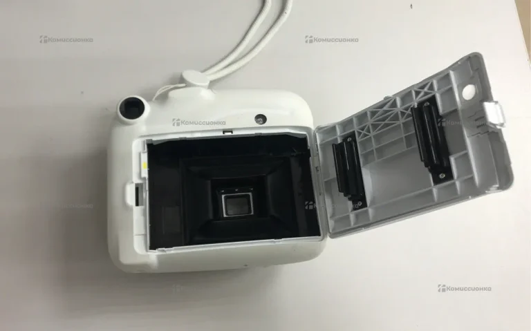 Фотоаппарат  FujiFilm Instax mini 11