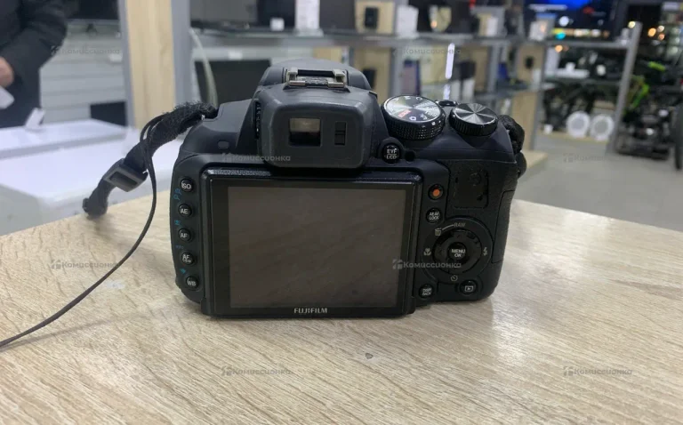 Фотоаппарат  FUJIFILM HS20