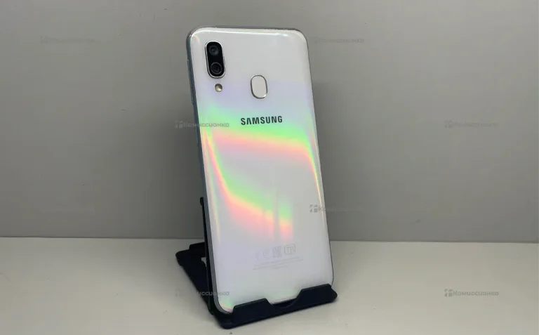 Samsung Galaxy A40 4/64 ГБ